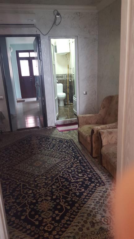 Nini'S Apartments Batumi Exterior photo